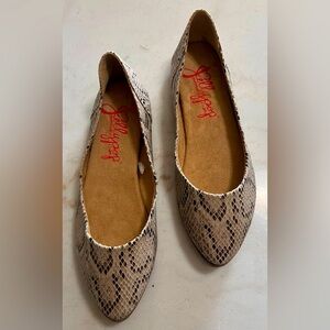 Jellypop Snake Skin Print Pointed Toe Ballet Flats Women’s Size 8